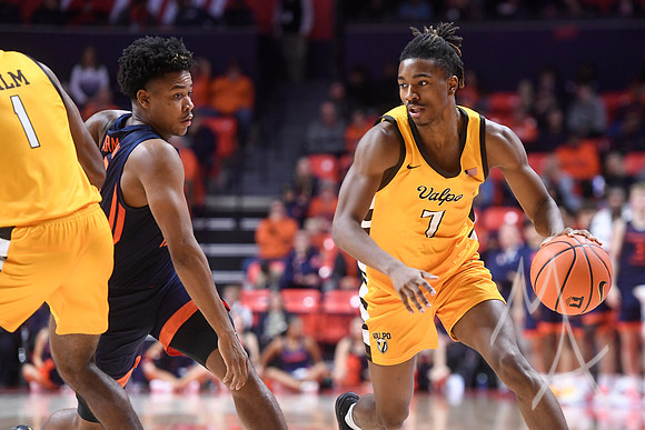 COLLEGE BASKETBALL: NOV 17 Valparaiso at Illinois