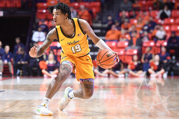 COLLEGE BASKETBALL: NOV 17 Valparaiso at Illinois