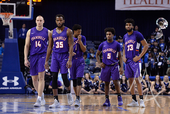 COLLEGE BASKETBALL: FEB 06 Evansville at Indiana State