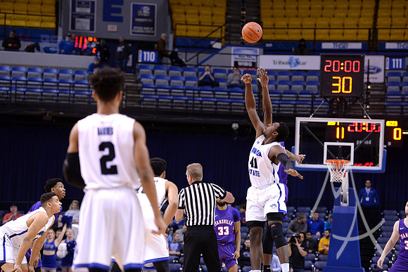COLLEGE BASKETBALL: FEB 06 Evansville at Indiana State