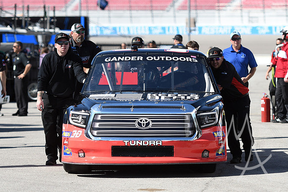 AUTO: FEB 28 NASCAR Gander Outdoors Truck Series - Strat 200