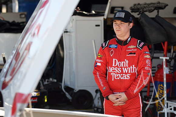 AUTO: FEB 28 NASCAR Gander Outdoors Truck Series - Strat 200