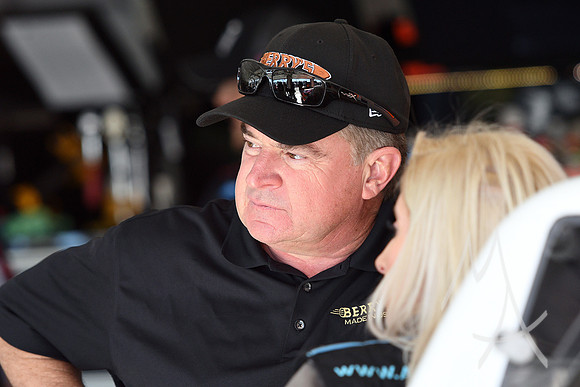 AUTO: FEB 28 NASCAR Gander Outdoors Truck Series - Strat 200