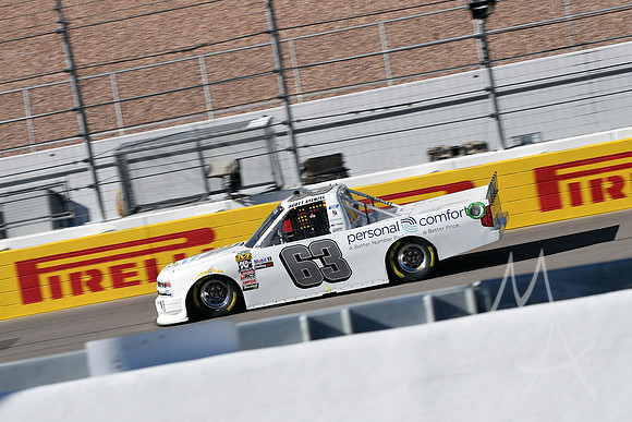 AUTO: FEB 28 NASCAR Gander Outdoors Truck Series - Strat 200