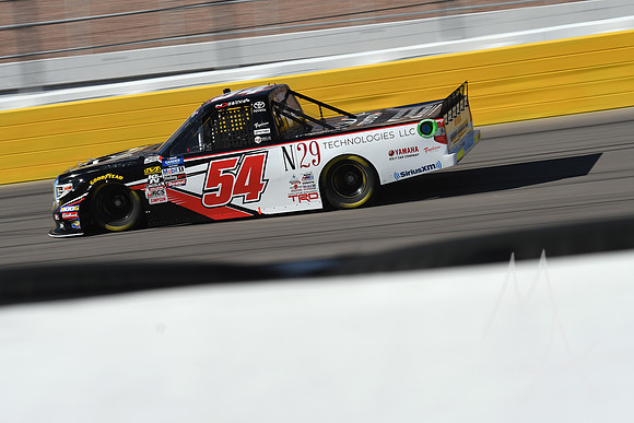 AUTO: FEB 28 NASCAR Gander Outdoors Truck Series - Strat 200