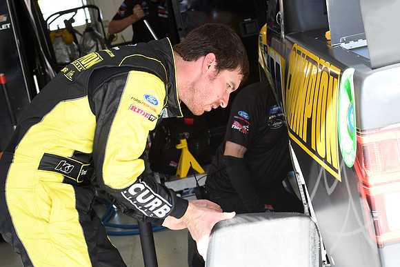 AUTO: FEB 28 NASCAR Gander Outdoors Truck Series - Strat 200