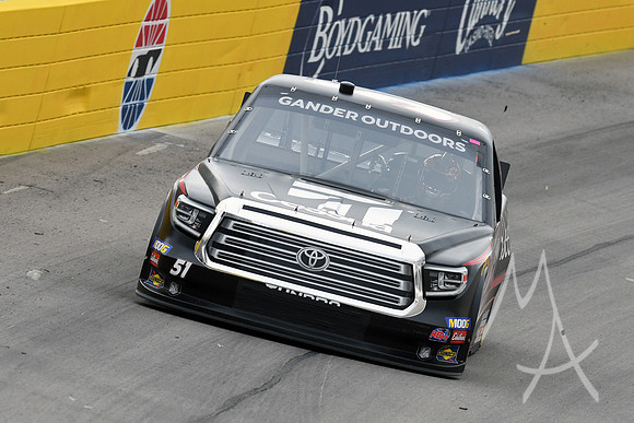 AUTO: MAR 01 NASCAR Gander Outdoors Truck Series - Strat 200