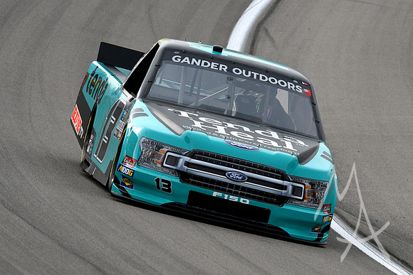 AUTO: MAR 01 NASCAR Gander Outdoors Truck Series - Strat 200