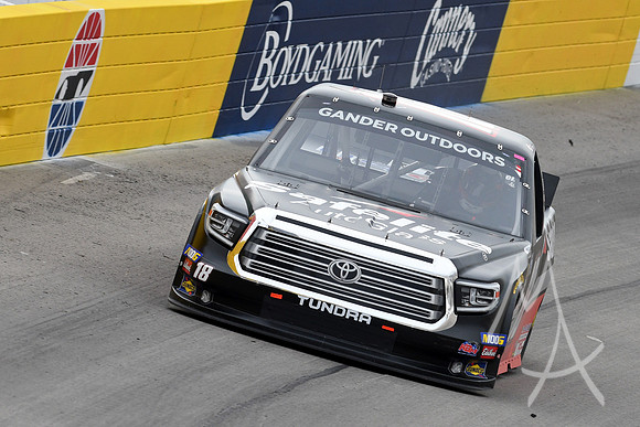 AUTO: MAR 01 NASCAR Gander Outdoors Truck Series - Strat 200