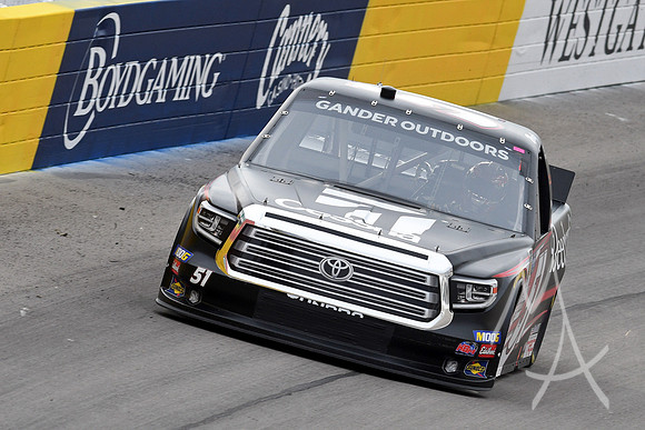 AUTO: MAR 01 NASCAR Gander Outdoors Truck Series - Strat 200