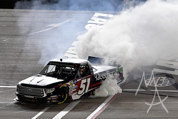 AUTO: MAR 01 NASCAR Gander Outdoors Truck Series - Strat 200