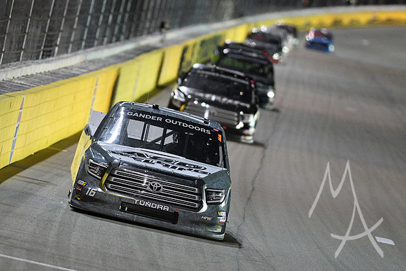 AUTO: MAR 01 NASCAR Gander Outdoors Truck Series - Strat 200