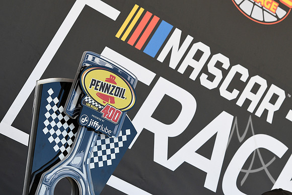 AUTO: MAR 03 Monster Energy NASCAR Cup Series - Pennzoil 400