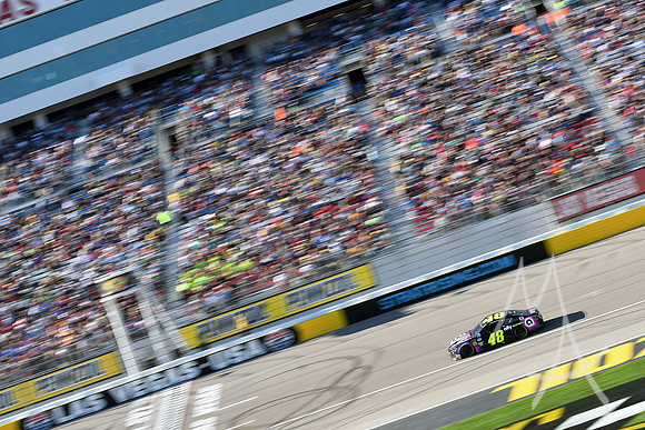 AUTO: MAR 03 Monster Energy NASCAR Cup Series - Pennzoil 400