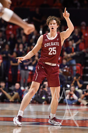 COLLEGE BASKETBALL: DEC 17 Colgate at Illinois