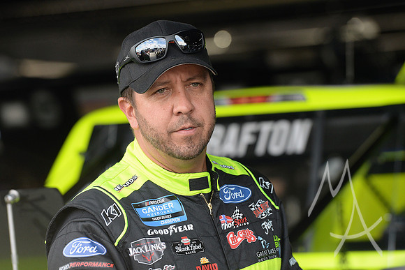 AUTO: JUN 22 NASCAR Gander Outdoors Truck Series - CarShield 200 presented by CK Power