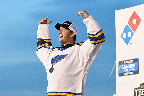 AUTO: JUN 22 NASCAR Gander Outdoors Truck Series - CarShield 200 presented by CK Power