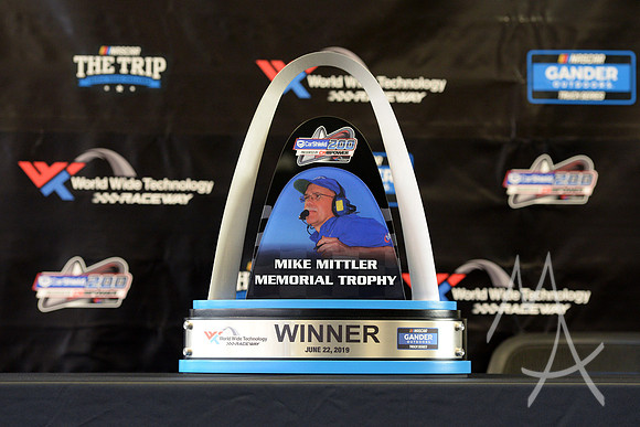 AUTO: JUN 22 NASCAR Gander Outdoors Truck Series - CarShield 200 presented by CK Power