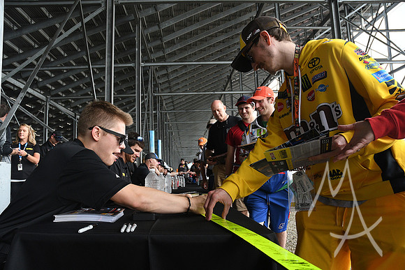 AUTO: JUN 22 NASCAR Gander Outdoors Truck Series - CarShield 200 presented by CK Power