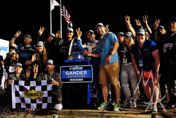 AUTO: JUN 22 NASCAR Gander Outdoors Truck Series - CarShield 200 presented by CK Power