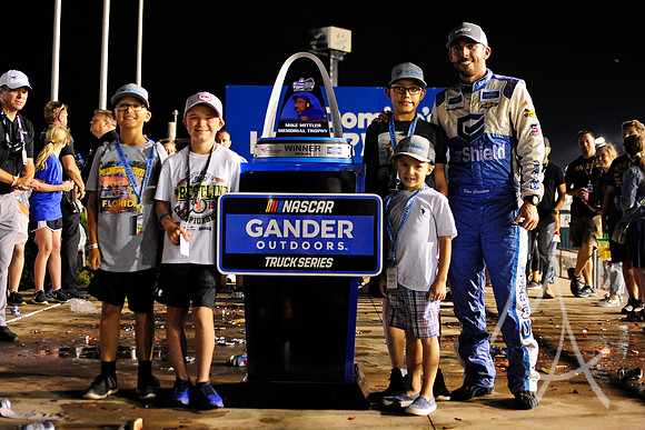 AUTO: JUN 22 NASCAR Gander Outdoors Truck Series - CarShield 200 presented by CK Power