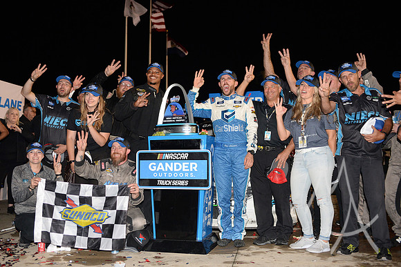 AUTO: JUN 22 NASCAR Gander Outdoors Truck Series - CarShield 200 presented by CK Power