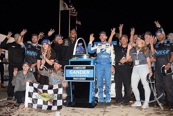 AUTO: JUN 22 NASCAR Gander Outdoors Truck Series - CarShield 200 presented by CK Power
