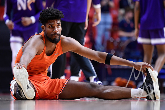 COLLEGE BASKETBALL: JAN 02 Northwestern at Illinois