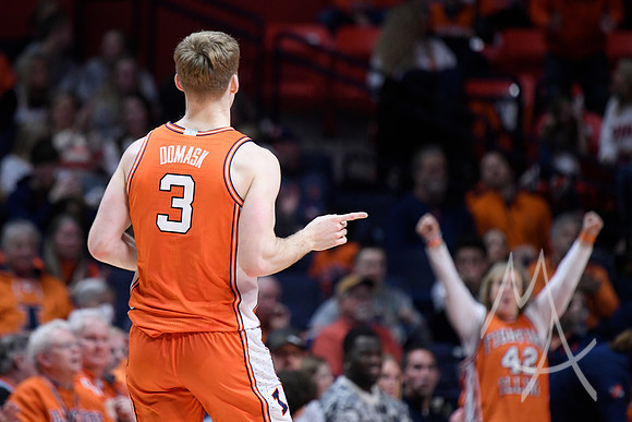COLLEGE BASKETBALL: JAN 02 Northwestern at Illinois