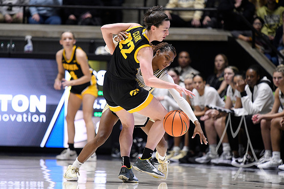 COLLEGE BASKETBALL: JAN 10 Women's - Iowa at Purdue