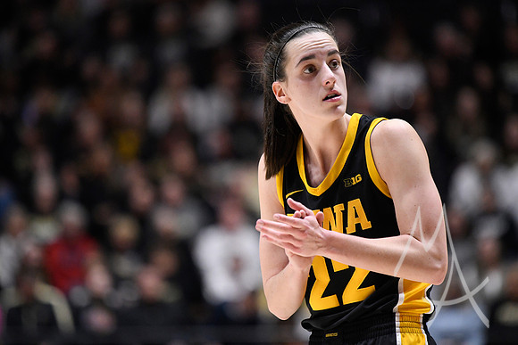 COLLEGE BASKETBALL: JAN 10 Women's - Iowa at Purdue