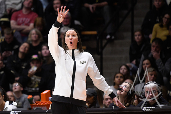 COLLEGE BASKETBALL: JAN 10 Women's - Iowa at Purdue