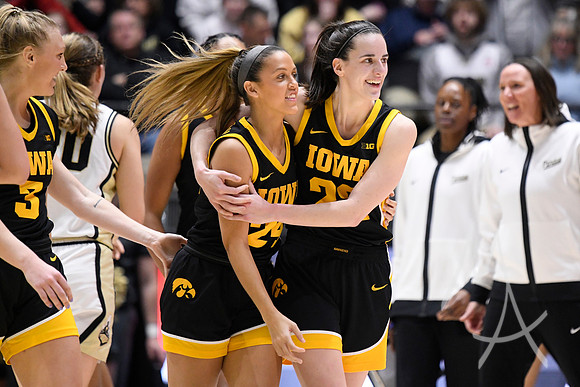 COLLEGE BASKETBALL: JAN 10 Women's - Iowa at Purdue