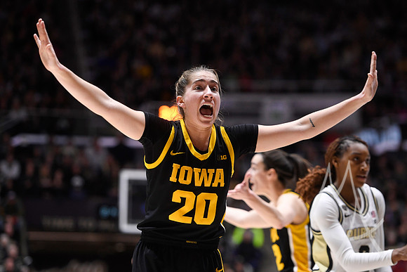 COLLEGE BASKETBALL: JAN 10 Women's - Iowa at Purdue