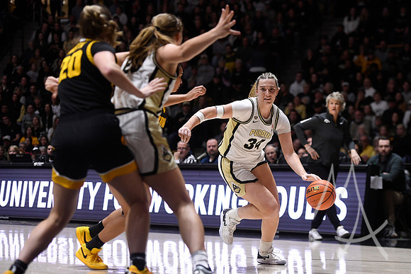 COLLEGE BASKETBALL: JAN 10 Women's - Iowa at Purdue
