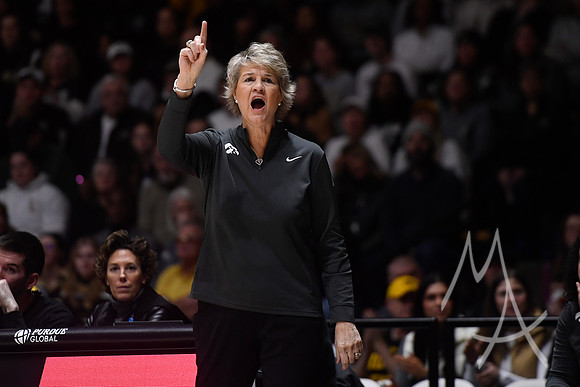 COLLEGE BASKETBALL: JAN 10 Women's - Iowa at Purdue