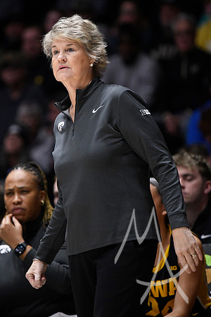 COLLEGE BASKETBALL: JAN 10 Women's - Iowa at Purdue