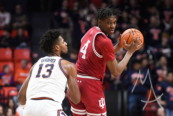 COLLEGE BASKETBALL: JAN 27 Indiana at Illinois