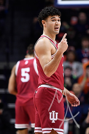 COLLEGE BASKETBALL: JAN 27 Indiana at Illinois