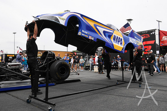 AUTO: APR 26 NHRA Four-Wide Nationals