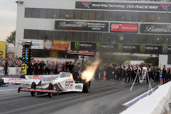 AUTO: SEP 28 NHRA Mellow Yellow Drag Racing Series - AAA Midwest Nationals