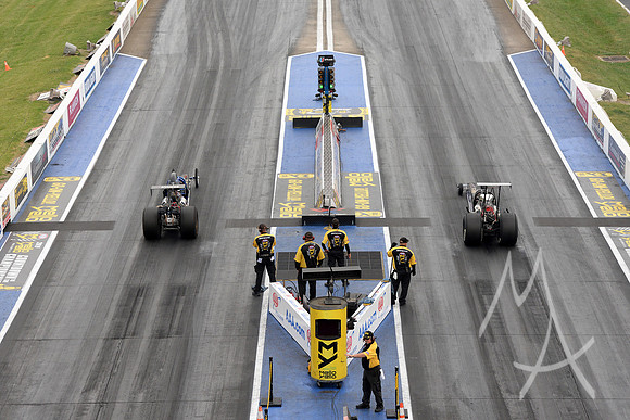 AUTO: SEP 28 NHRA Mellow Yellow Drag Racing Series - AAA Midwest Nationals