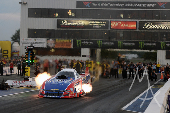 AUTO: SEP 28 NHRA Mellow Yellow Drag Racing Series - AAA Midwest Nationals