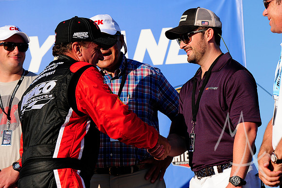 AUTO: JUN 23 NASCAR Camping World Truck Series - Eaton 200 presented by CK Power