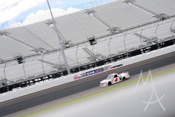 AUTO: JUN 23 NASCAR Camping World Truck Series - Eaton 200 presented by CK Power