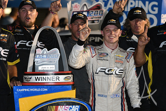 AUTO: JUN 23 NASCAR Camping World Truck Series - Eaton 200 presented by CK Power