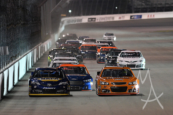 AUTO: AUG 24 K & N Pro Series - Bommarito Automotive Group 500 presented by Valvoline & Axalta