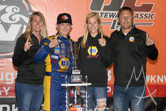 AUTO: AUG 24 K & N Pro Series - Bommarito Automotive Group 500 presented by Valvoline & Axalta