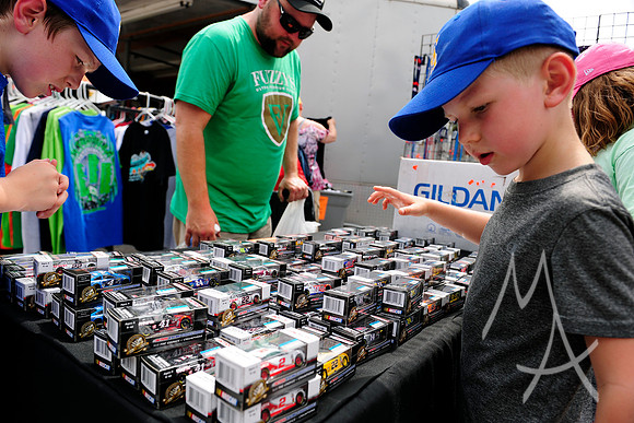 AUTO: JUN 17 NASCAR Camping World Truck Series - Drivin' for Linemen 200