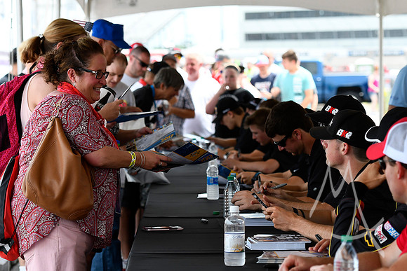 AUTO: JUN 17 NASCAR Camping World Truck Series - Drivin' for Linemen 200